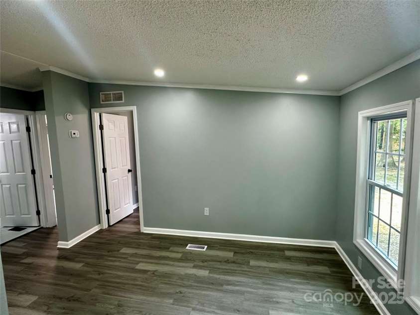 5458 Foxcroft Drive, Fort Lawn, SC 29714.  MLS# CAR4265512, YatesRealty ID 16751. Dinning room