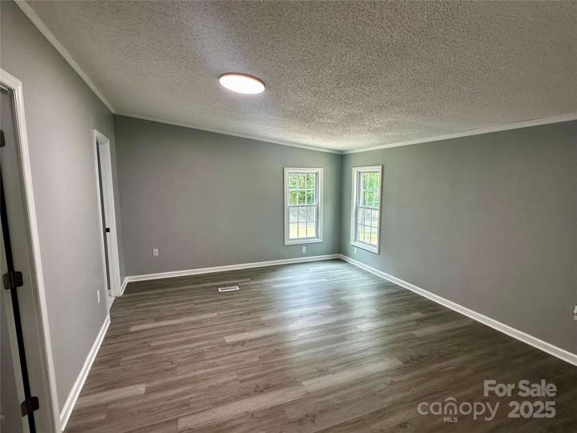 5458 Foxcroft Drive, Fort Lawn, SC 29714.  MLS# CAR4265512, YatesRealty ID 16751. Primary Bedroom