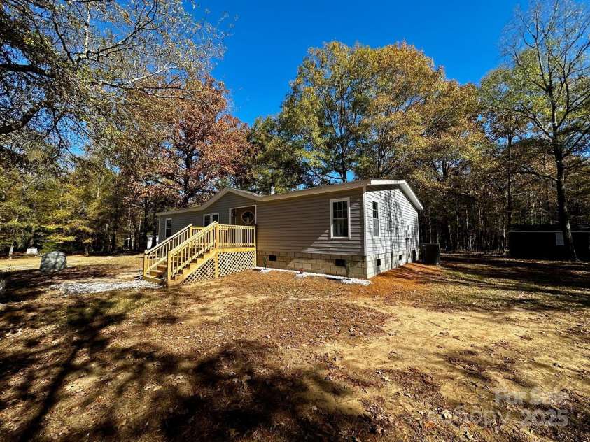 5458 Foxcroft Drive, Fort Lawn, SC 29714.  MLS# CAR4318624, YatesRealty ID 16751. 