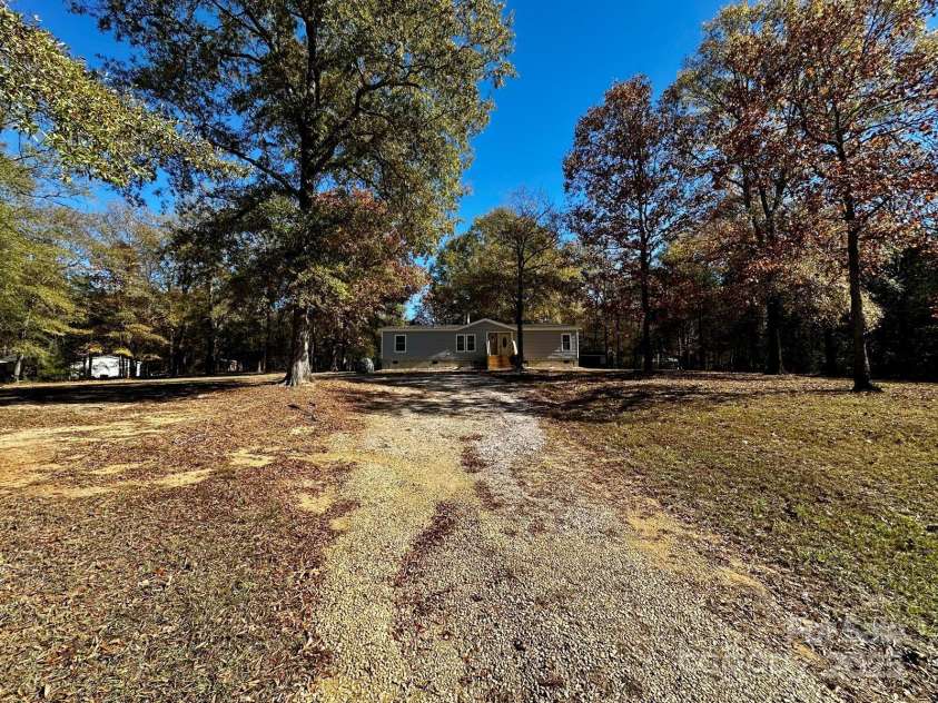 5458 Foxcroft Drive, Fort Lawn, SC 29714.  MLS# CAR4318624, YatesRealty ID 16751. 