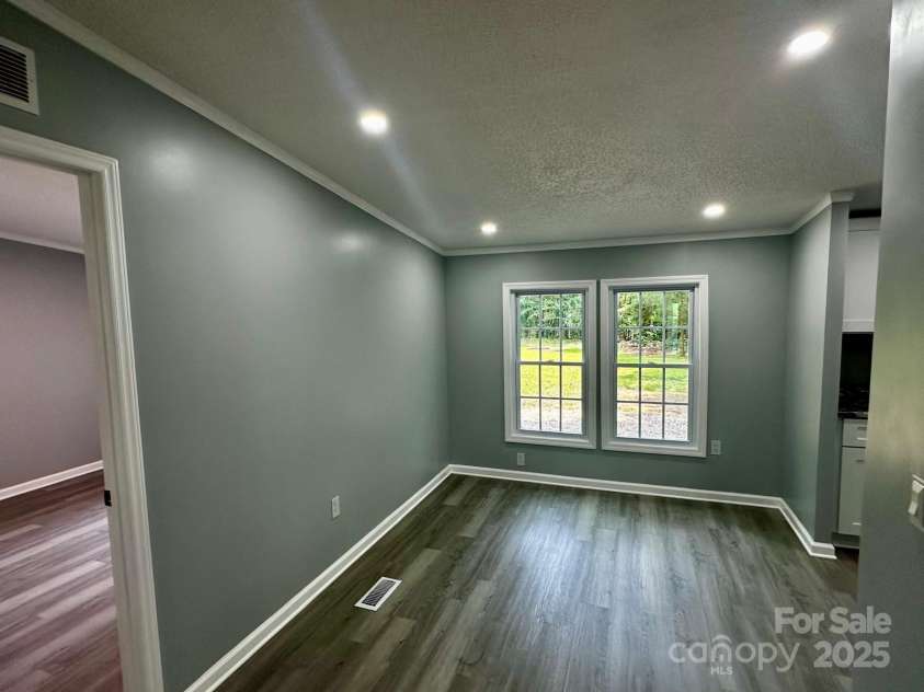 5458 Foxcroft Drive, Fort Lawn, SC 29714.  MLS# CAR4318624, YatesRealty ID 16751. DINNING ROOM