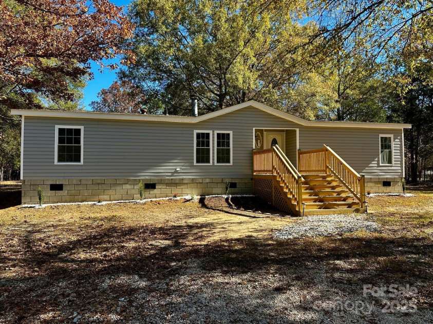 5458 Foxcroft Drive, Fort Lawn, SC 29714.  MLS# CAR4318624, YatesRealty ID 16751. Front