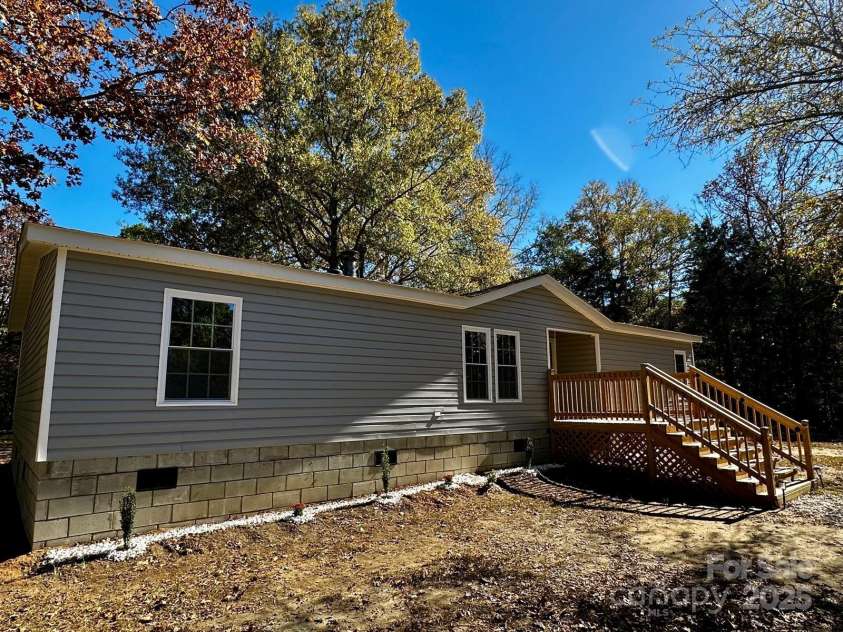 5458 Foxcroft Drive, Fort Lawn, SC 29714.  MLS# CAR4318624, YatesRealty ID 16751. Front