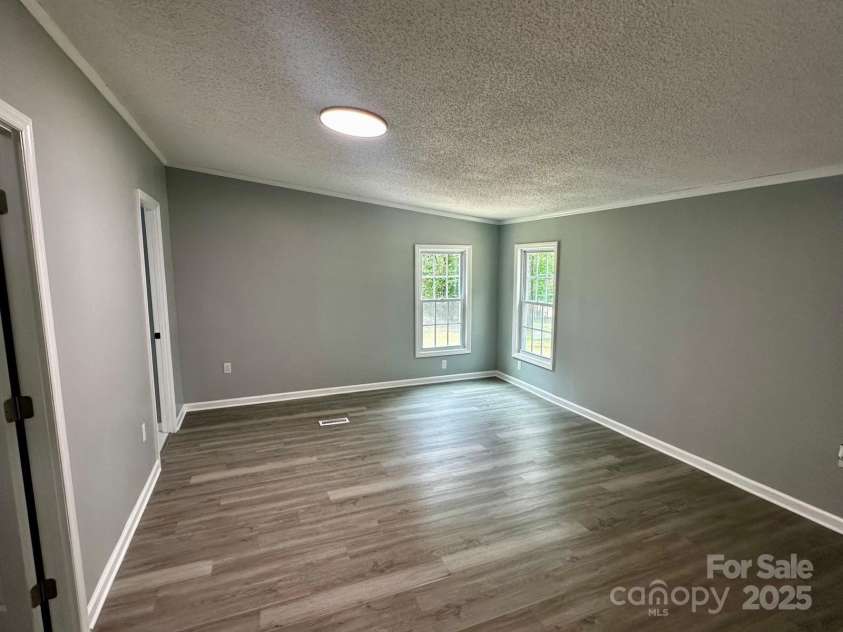 5458 Foxcroft Drive, Fort Lawn, SC 29714.  MLS# CAR4318624, YatesRealty ID 16751. PRIMARY BEDROOM