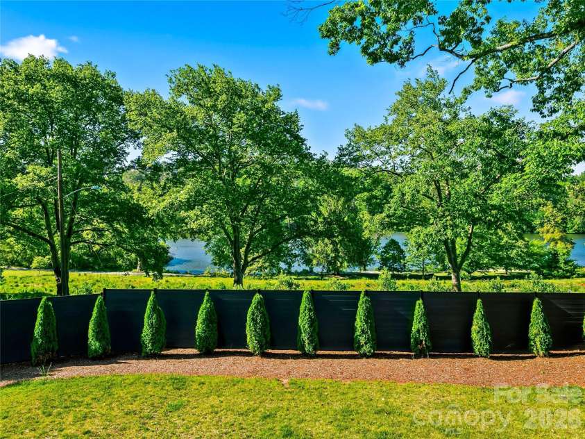 8 Midland Drive, Asheville, NC 28804.  MLS# CAR4344575, YatesRealty ID 16751. 