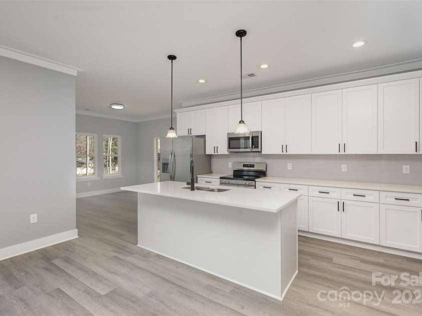 2385 Kool Park Road, Hickory, NC 28601.  MLS# CAR4299011, YatesRealty ID 16753. Kitchen