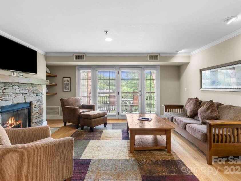 408 Bowling Park Road, Asheville, NC 28803.  MLS# CAR4263454, YatesRealty ID 16754. 