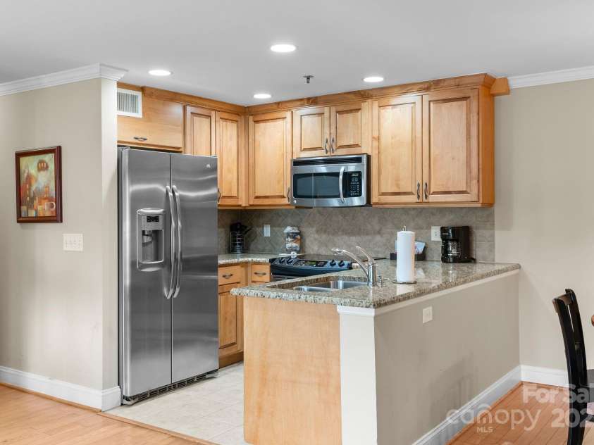 408 Bowling Park Road, Asheville, NC 28803.  MLS# CAR4263454, YatesRealty ID 16754. 