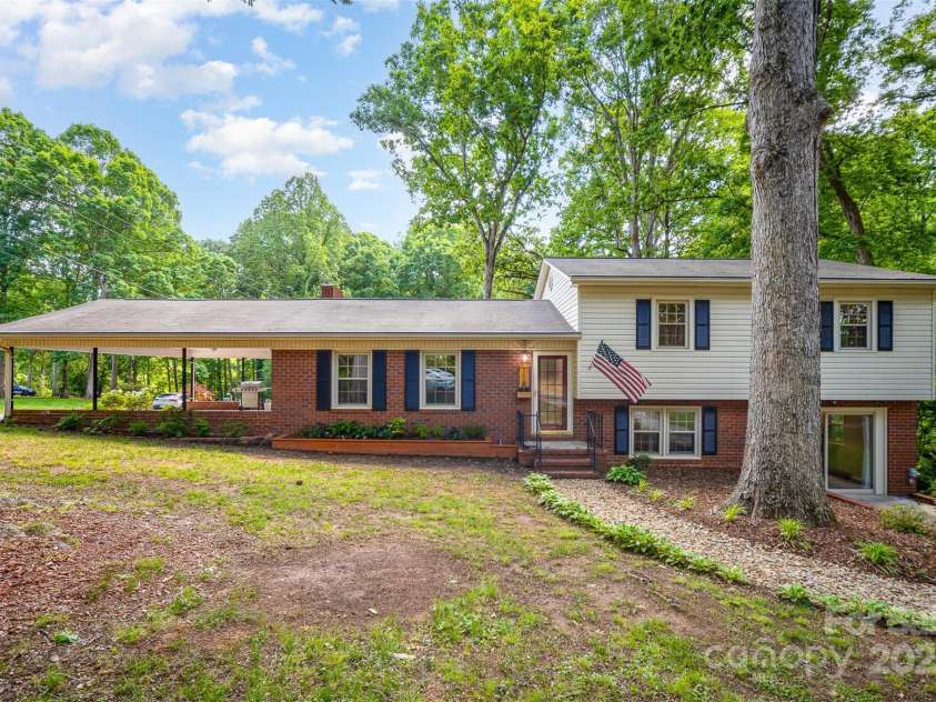 118 Spicewood Circle, Troutman, NC 28166.  MLS# CAR4252159, YatesRealty ID 16755. 