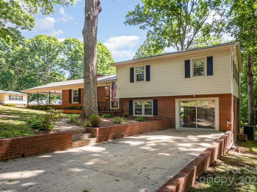118 Spicewood Circle, Troutman, NC 28166.  MLS# CAR4252159, YatesRealty ID 16755. 
