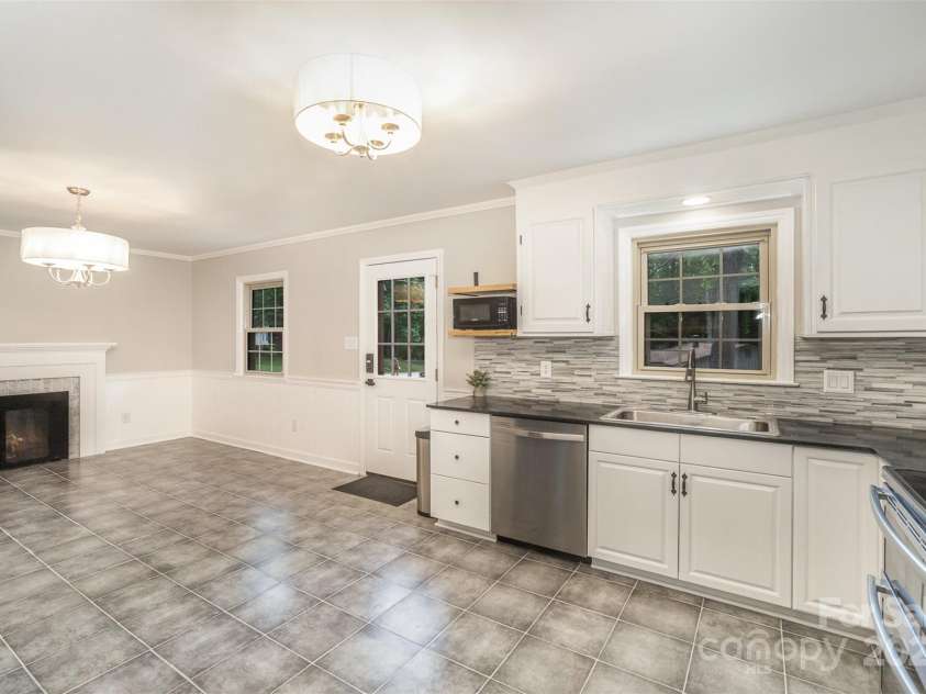 118 Spicewood Circle, Troutman, NC 28166.  MLS# CAR4252159, YatesRealty ID 16755. 
