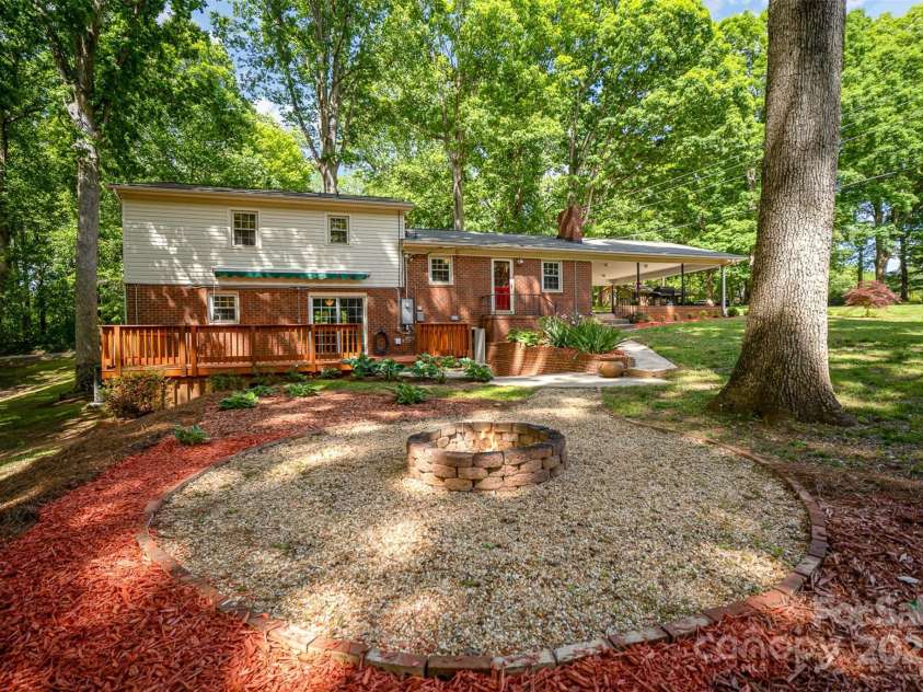 118 Spicewood Circle, Troutman, NC 28166.  MLS# CAR4252159, YatesRealty ID 16755. 