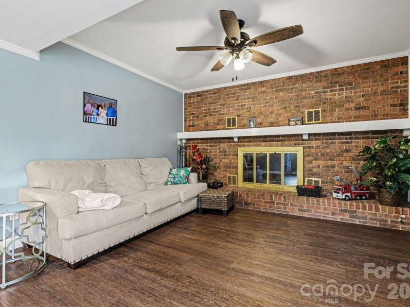 1223 Pinedale Road, Lancaster, SC 29720.  MLS# CAR4350788, YatesRealty ID 16755. 