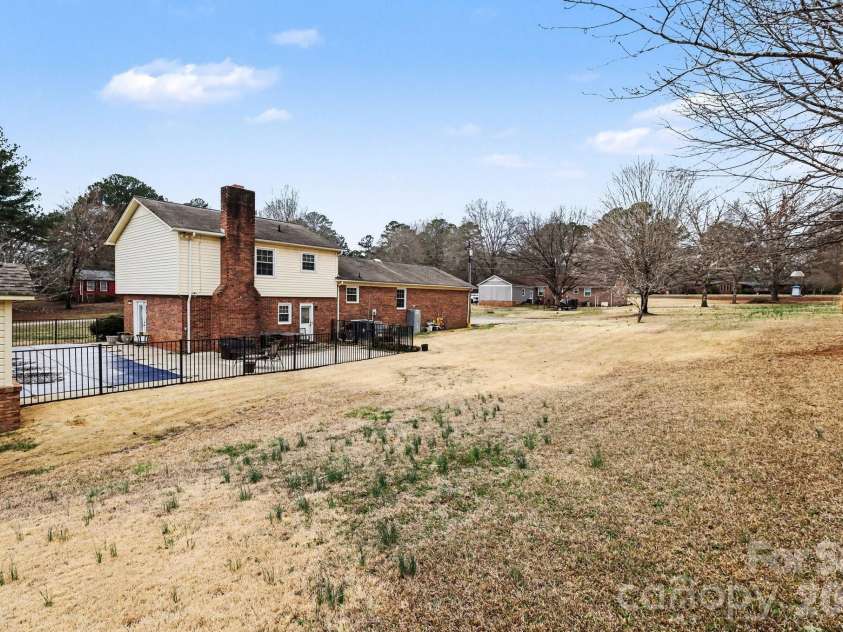 1223 Pinedale Road, Lancaster, SC 29720.  MLS# CAR4350788, YatesRealty ID 16755. 