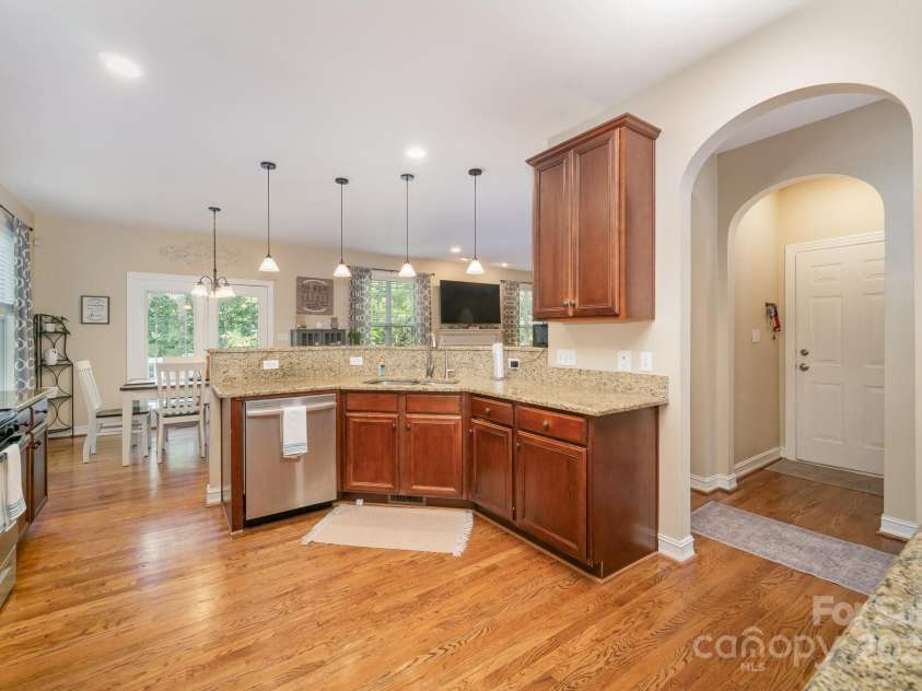 121 Canvasback Road, Mooresville, NC 28117.  MLS# CAR4186362, YatesRealty ID 16756. 