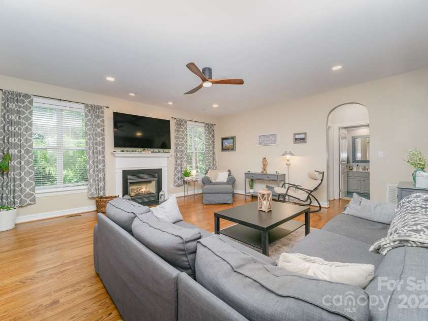 121 Canvasback Road, Mooresville, NC 28117.  MLS# CAR4186362, YatesRealty ID 16756. 