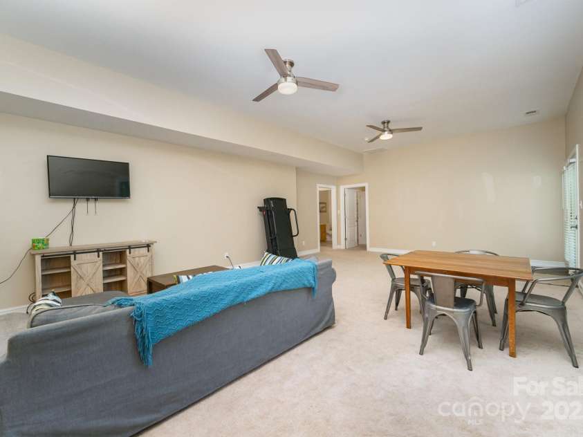 121 Canvasback Road, Mooresville, NC 28117.  MLS# CAR4186362, YatesRealty ID 16756. 