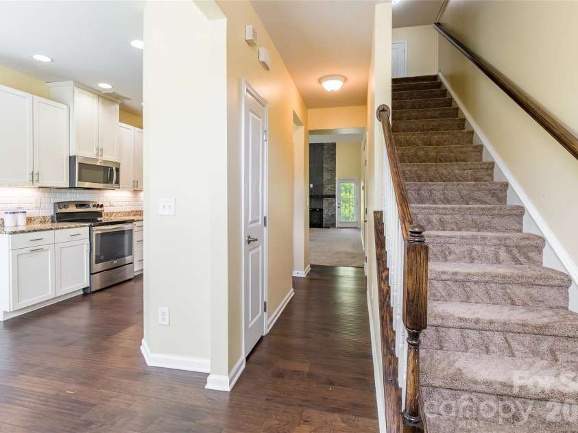9622 Springholm Drive, Charlotte, NC 28278.  MLS# CAR4373288, YatesRealty ID 16756. 