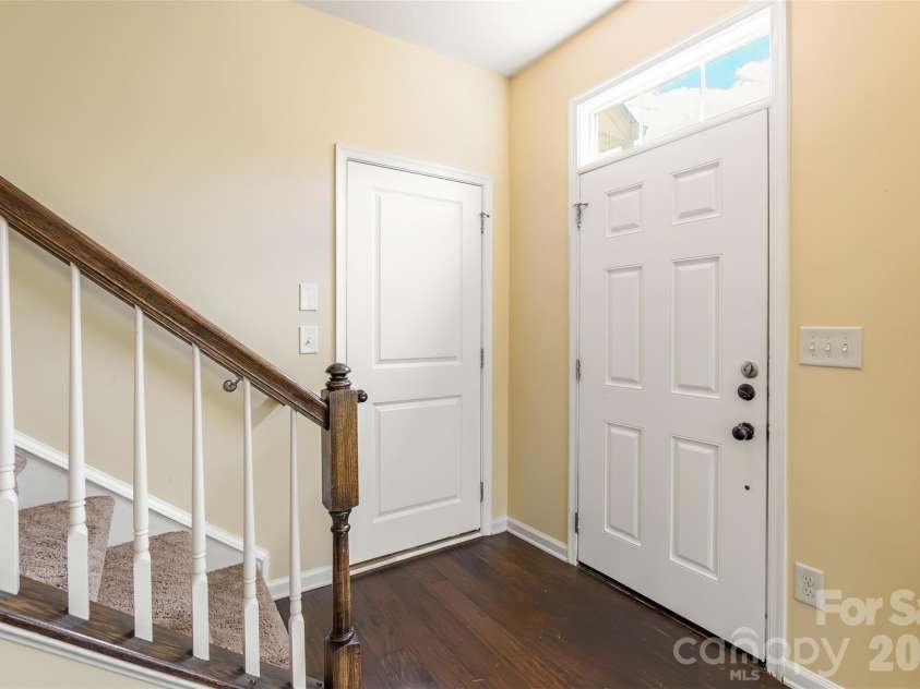 9622 Springholm Drive, Charlotte, NC 28278.  MLS# CAR4373288, YatesRealty ID 16756. 