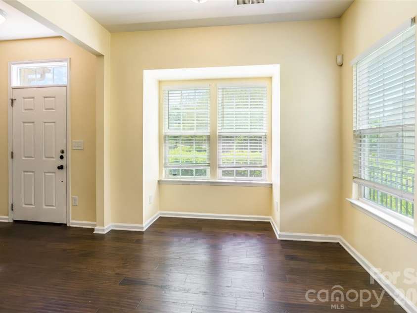 9622 Springholm Drive, Charlotte, NC 28278.  MLS# CAR4373288, YatesRealty ID 16756. 