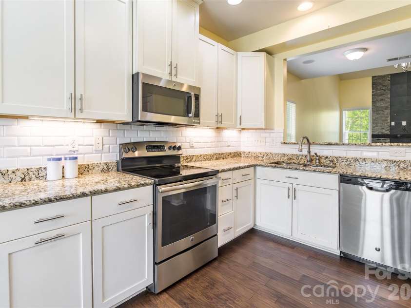 9622 Springholm Drive, Charlotte, NC 28278.  MLS# CAR4373288, YatesRealty ID 16756. 