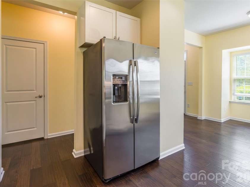 9622 Springholm Drive, Charlotte, NC 28278.  MLS# CAR4373288, YatesRealty ID 16756. 