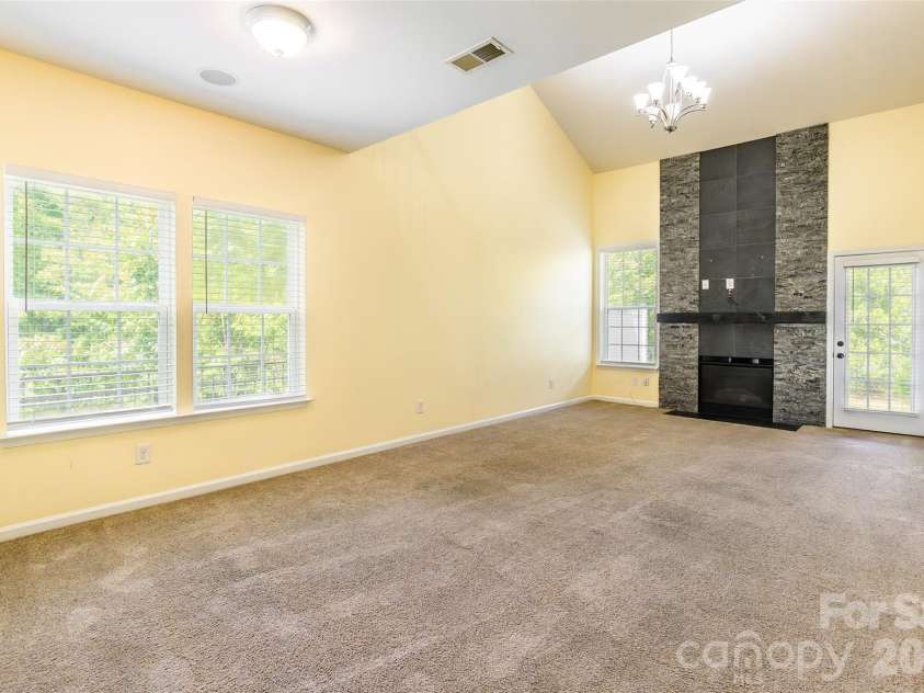 9622 Springholm Drive, Charlotte, NC 28278.  MLS# CAR4373288, YatesRealty ID 16756. 