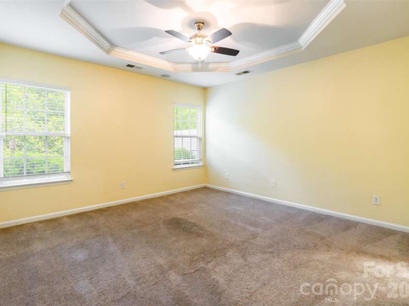 9622 Springholm Drive, Charlotte, NC 28278.  MLS# CAR4373288, YatesRealty ID 16756. 