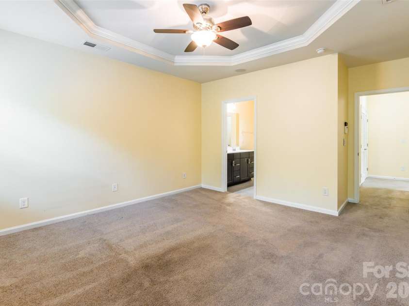 9622 Springholm Drive, Charlotte, NC 28278.  MLS# CAR4373288, YatesRealty ID 16756. 