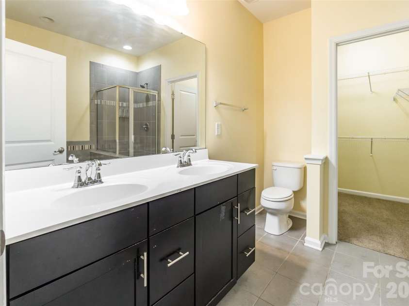 9622 Springholm Drive, Charlotte, NC 28278.  MLS# CAR4373288, YatesRealty ID 16756. 