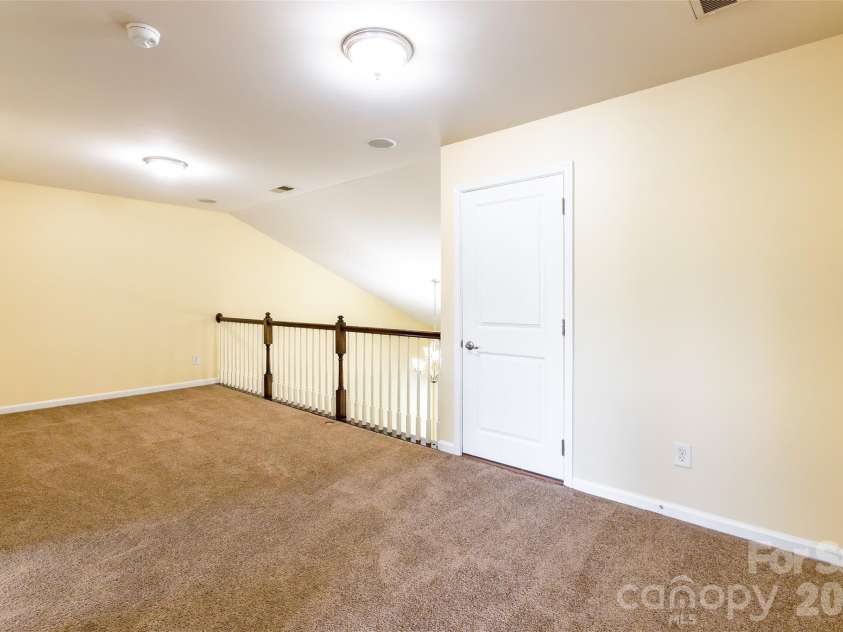 9622 Springholm Drive, Charlotte, NC 28278.  MLS# CAR4373288, YatesRealty ID 16756. 