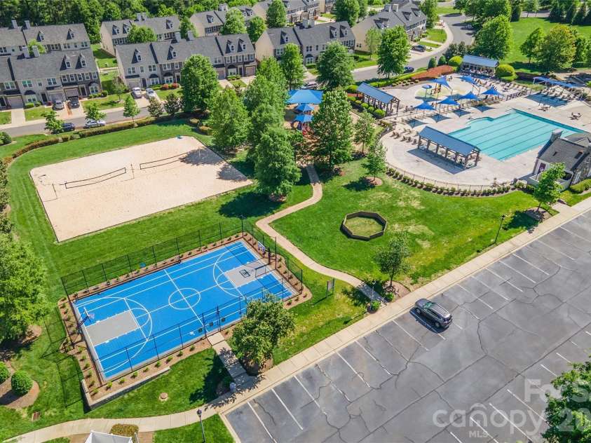 9622 Springholm Drive, Charlotte, NC 28278.  MLS# CAR4373288, YatesRealty ID 16756. 