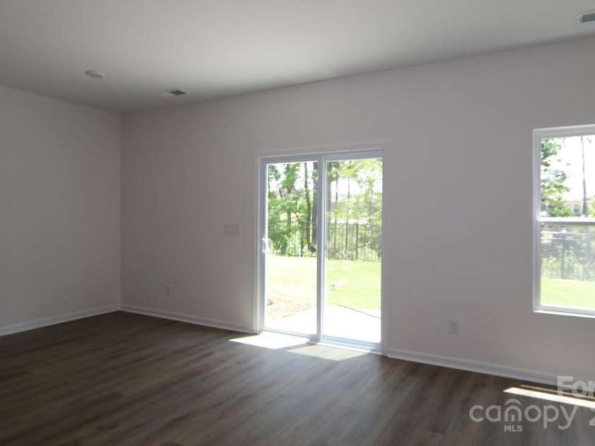 1922 Highland Park Drive, Charlotte, NC 28269.  MLS# CAR4264504, YatesRealty ID 16757. Family room