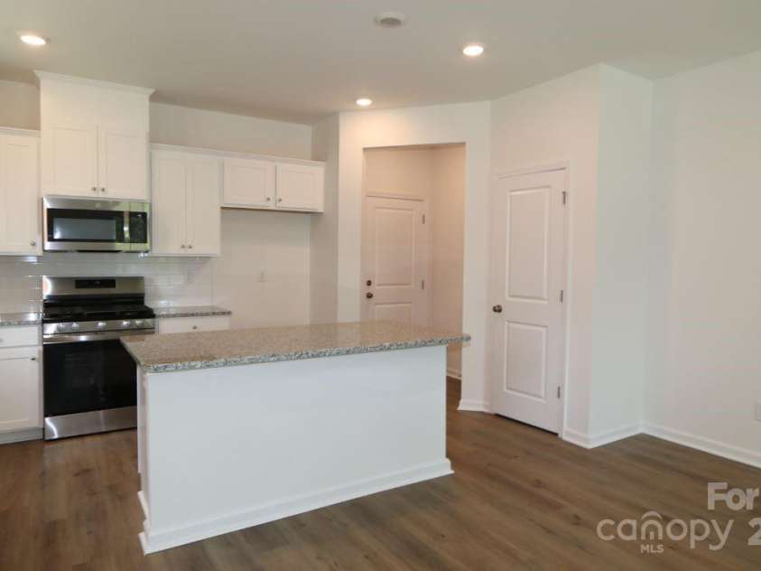 1922 Highland Park Drive, Charlotte, NC 28269.  MLS# CAR4264504, YatesRealty ID 16757. Kitchen