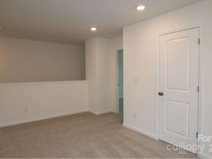 1922 Highland Park Drive, Charlotte, NC 28269.  MLS# CAR4264504, YatesRealty ID 16757. Loft