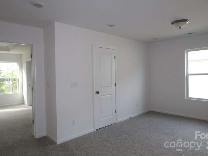 1922 Highland Park Drive, Charlotte, NC 28269.  MLS# CAR4264504, YatesRealty ID 16757. Loft