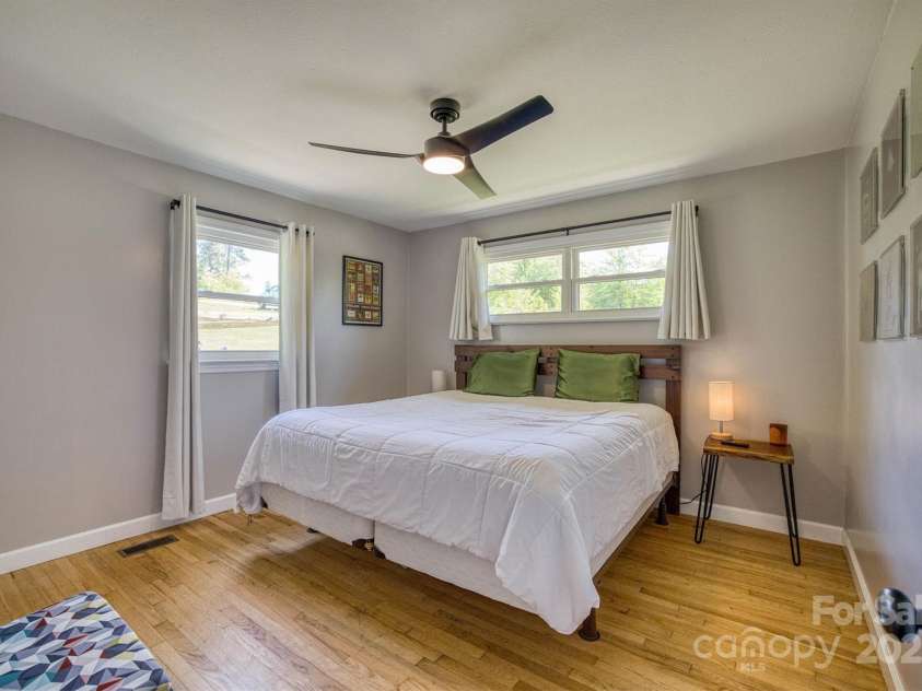 111 Baxter Street, Morganton, NC 28655.  MLS# CAR4253603, YatesRealty ID 16758. 