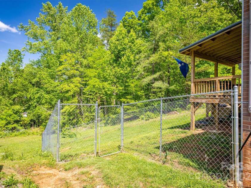 111 Baxter Street, Morganton, NC 28655.  MLS# CAR4253603, YatesRealty ID 16758. 