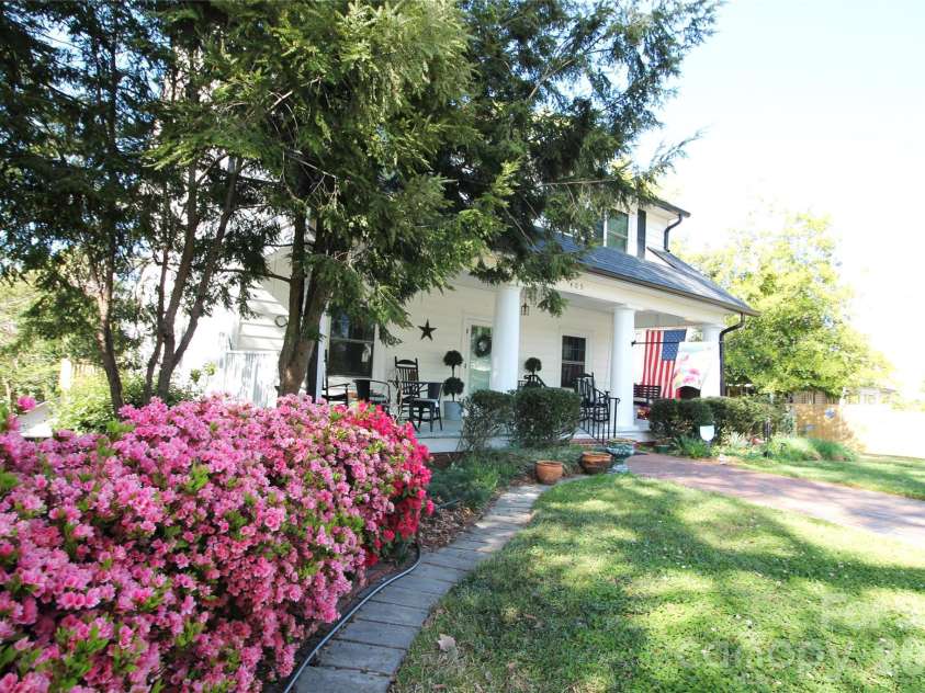 405 Lee Avenue, Wadesboro, NC 28170.  MLS# CAR4366151, YatesRealty ID 16758. 