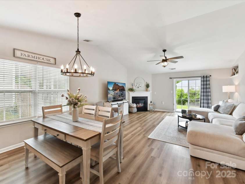 2005 Grimley Lane, Fort Mill, SC 29707.  MLS# CAR4258987, YatesRealty ID 16759. Open Concept to Great Room