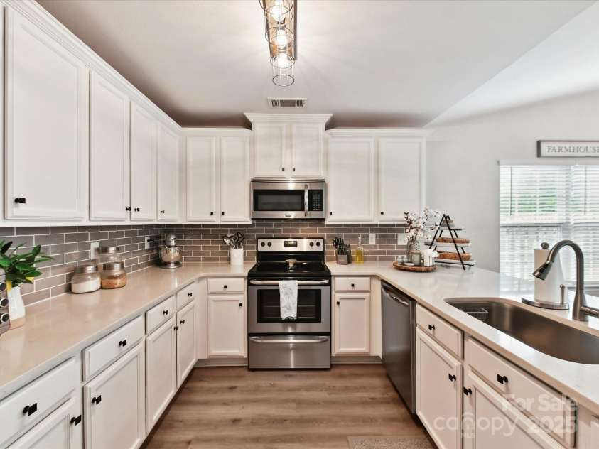 2005 Grimley Lane, Fort Mill, SC 29707.  MLS# CAR4258987, YatesRealty ID 16759. Updated Light Fixtures, Hardware and Fixtures