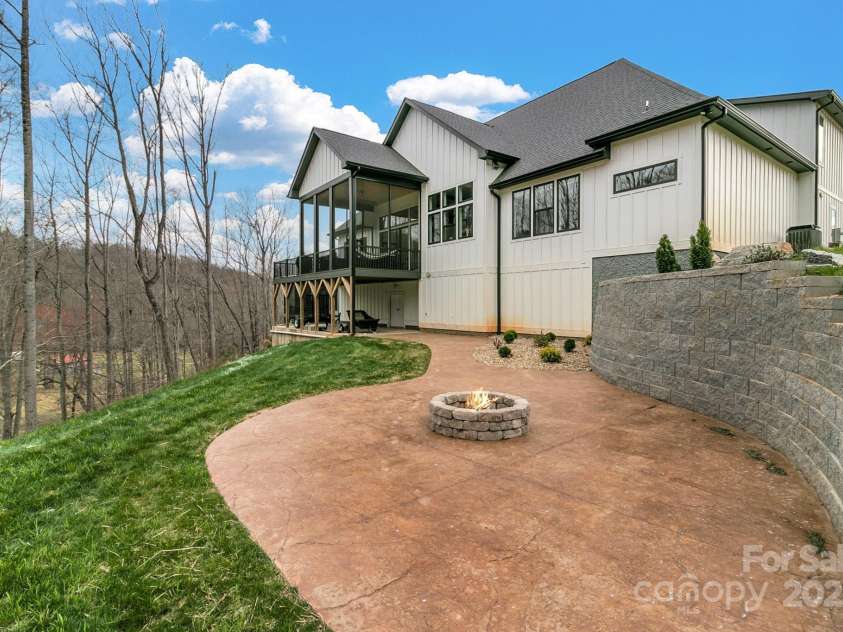 20 Slate Drive, Candler, NC 28715.  MLS# CAR4238735, YatesRealty ID 16760. 