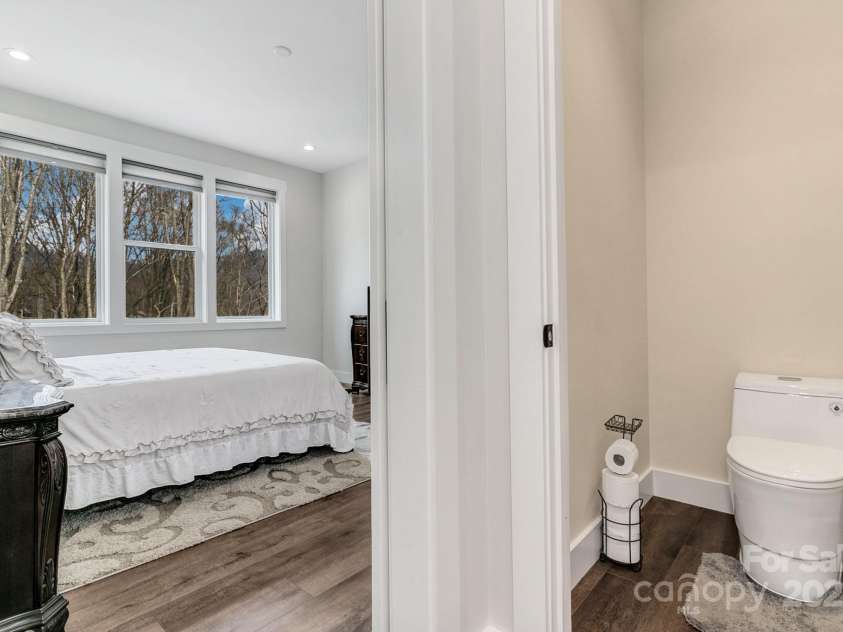 20 Slate Drive, Candler, NC 28715.  MLS# CAR4238735, YatesRealty ID 16760. 