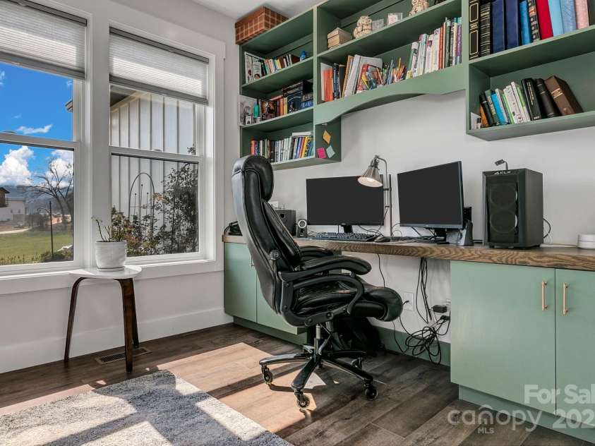 20 Slate Drive, Candler, NC 28715.  MLS# CAR4238735, YatesRealty ID 16760. 