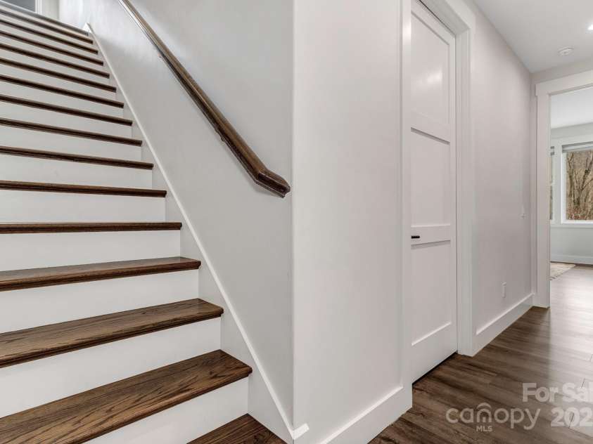 20 Slate Drive, Candler, NC 28715.  MLS# CAR4238735, YatesRealty ID 16760. 