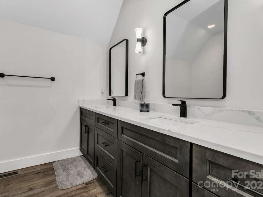 20 Slate Drive, Candler, NC 28715.  MLS# CAR4238735, YatesRealty ID 16760. 