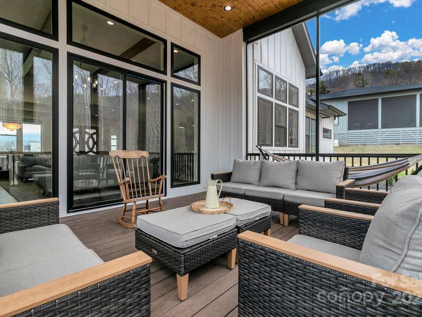 20 Slate Drive, Candler, NC 28715.  MLS# CAR4238735, YatesRealty ID 16760. 