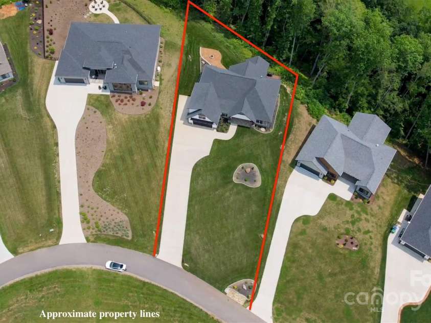 20 Slate Drive, Candler, NC 28715.  MLS# CAR4238735, YatesRealty ID 16760. 