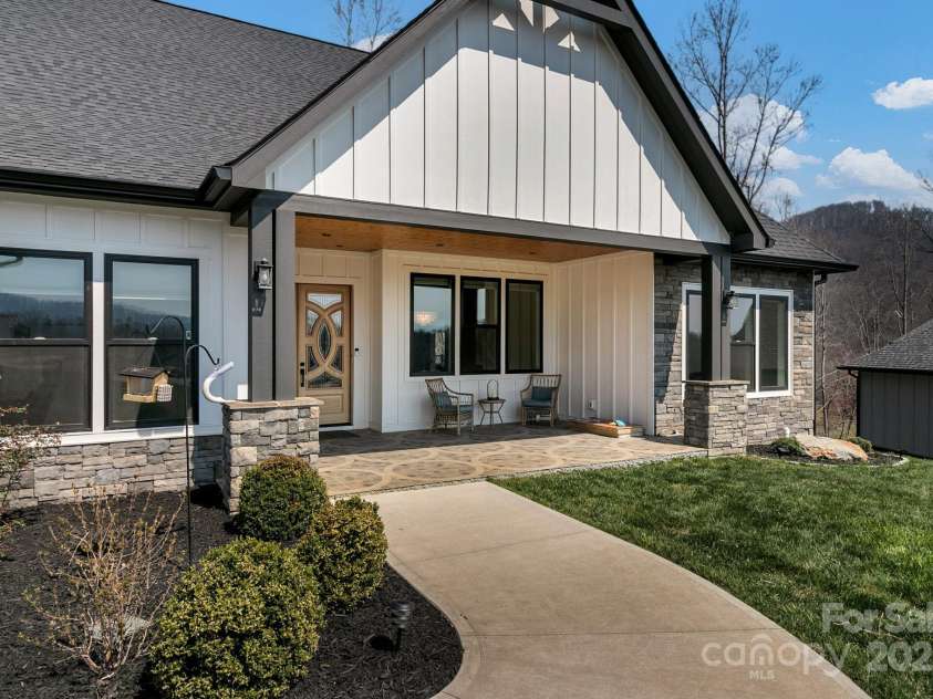 20 Slate Drive, Candler, NC 28715.  MLS# CAR4238735, YatesRealty ID 16760. 