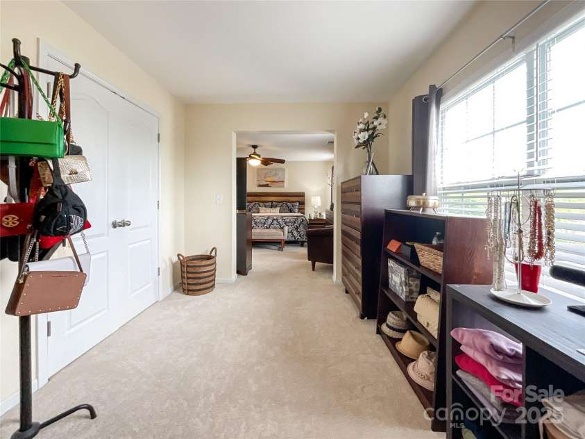 1096 Mountain Laurel Court, Matthews, NC 28104.  MLS# CAR4197440, YatesRealty ID 16761. Sitting area in Primary bedroom